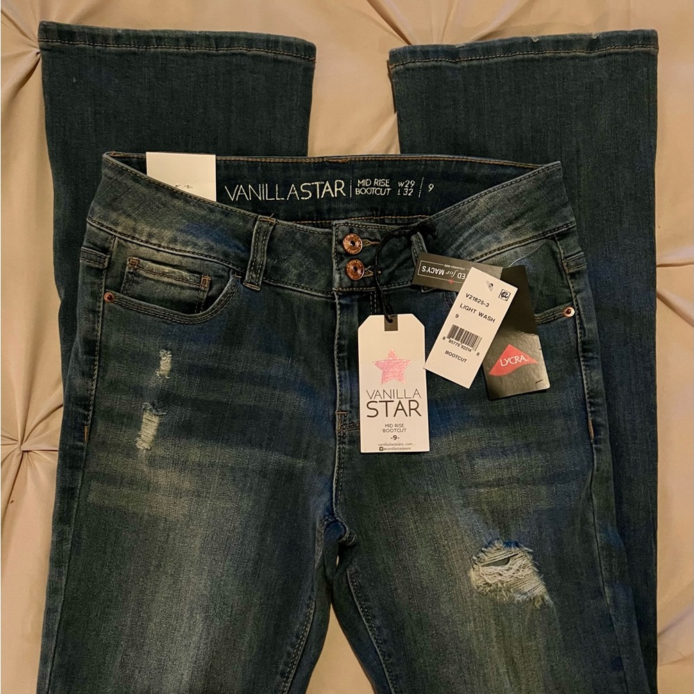 Distressed Junior’s Jeans Size 9